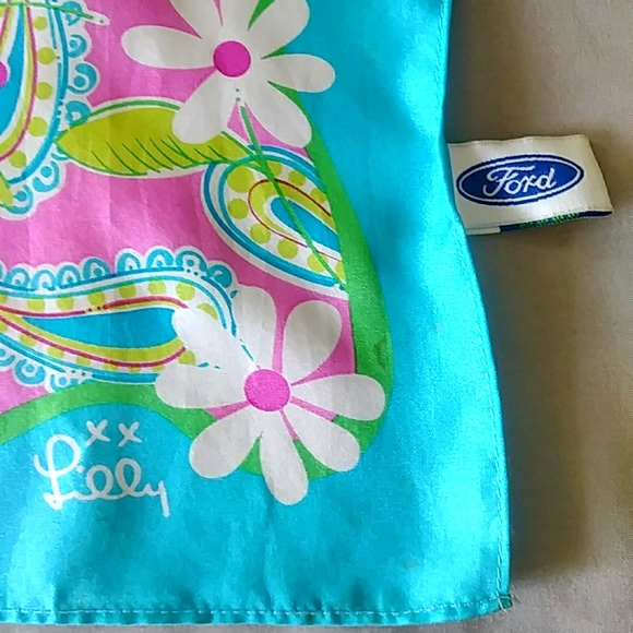 VINTAGE, VERY RARE Lilly Pulitzer/Ford Breast Cancer Awareness Month Scarf - Picture 4 of 5